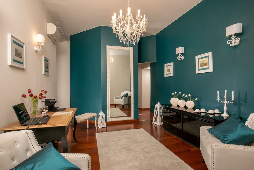 Avignonesi Suites 36/47