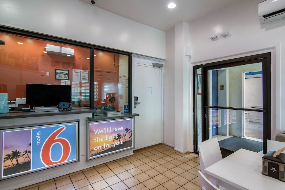 Lobby at Motel6 Monterey Park, CA, MONTEREY PARK - CA