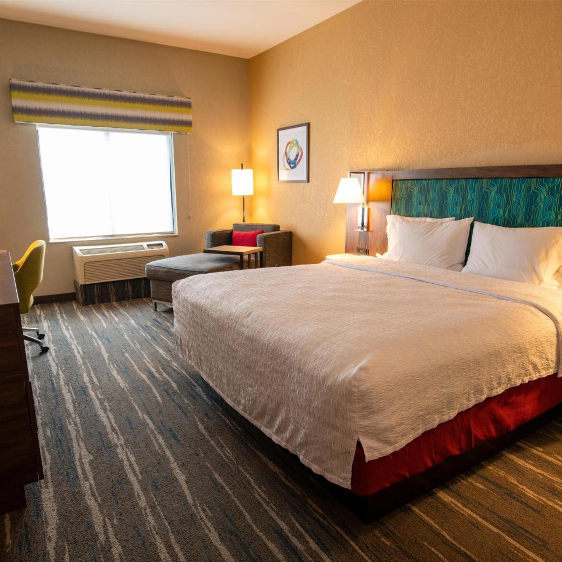 ROOM, KING BED
