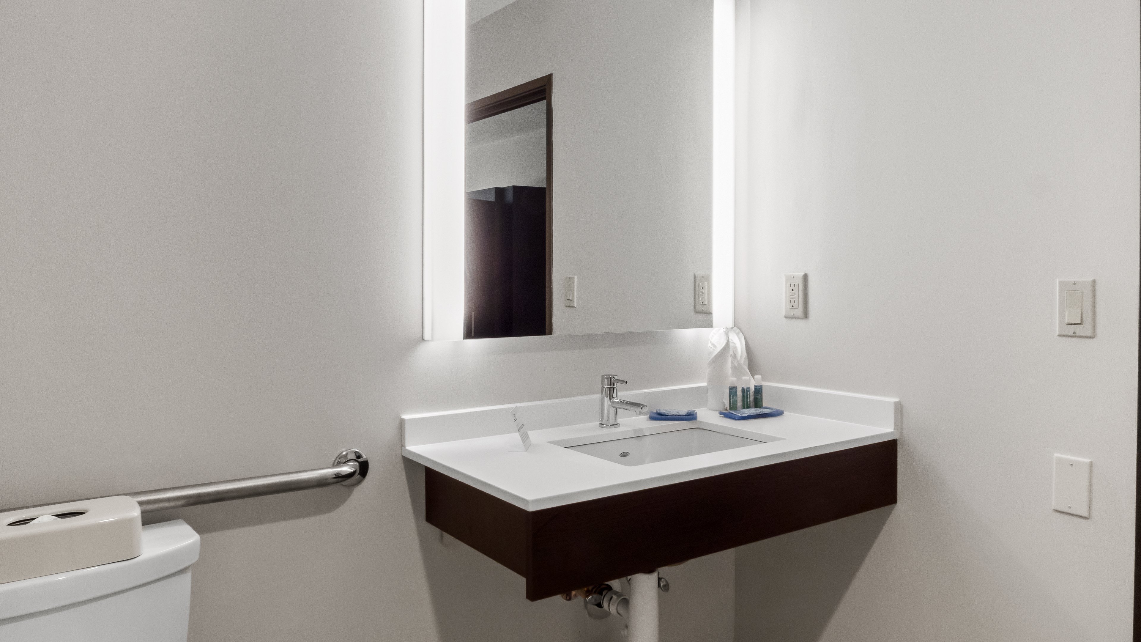 Room, 2 Beds, Accessible, Holiday Inn Express Hotel & Suites Newton Sparta 7/8