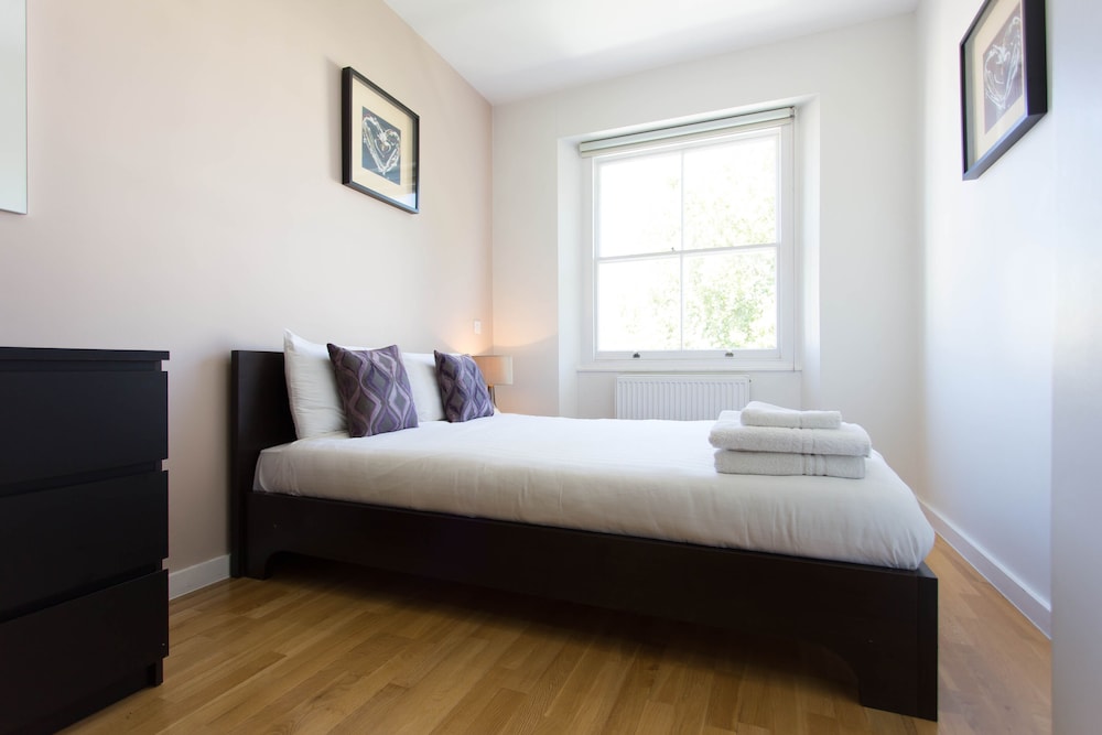 Princes Square Serviced Apartments 12/50