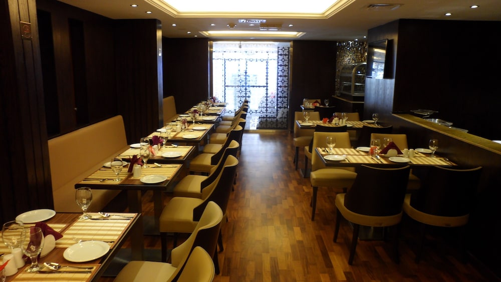 restaurant cafeteria