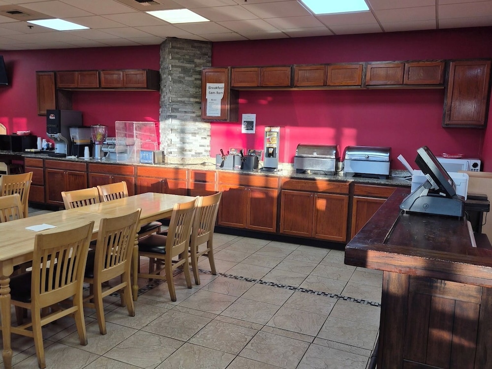 Alex Hotel and Suites Anchorage Airport 45/66