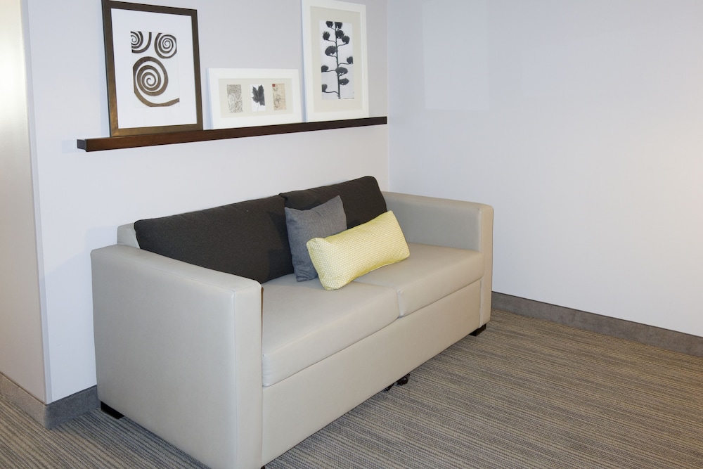 Country Inn and Suites by Radisson, Dahlgren-King George, VA 5/53