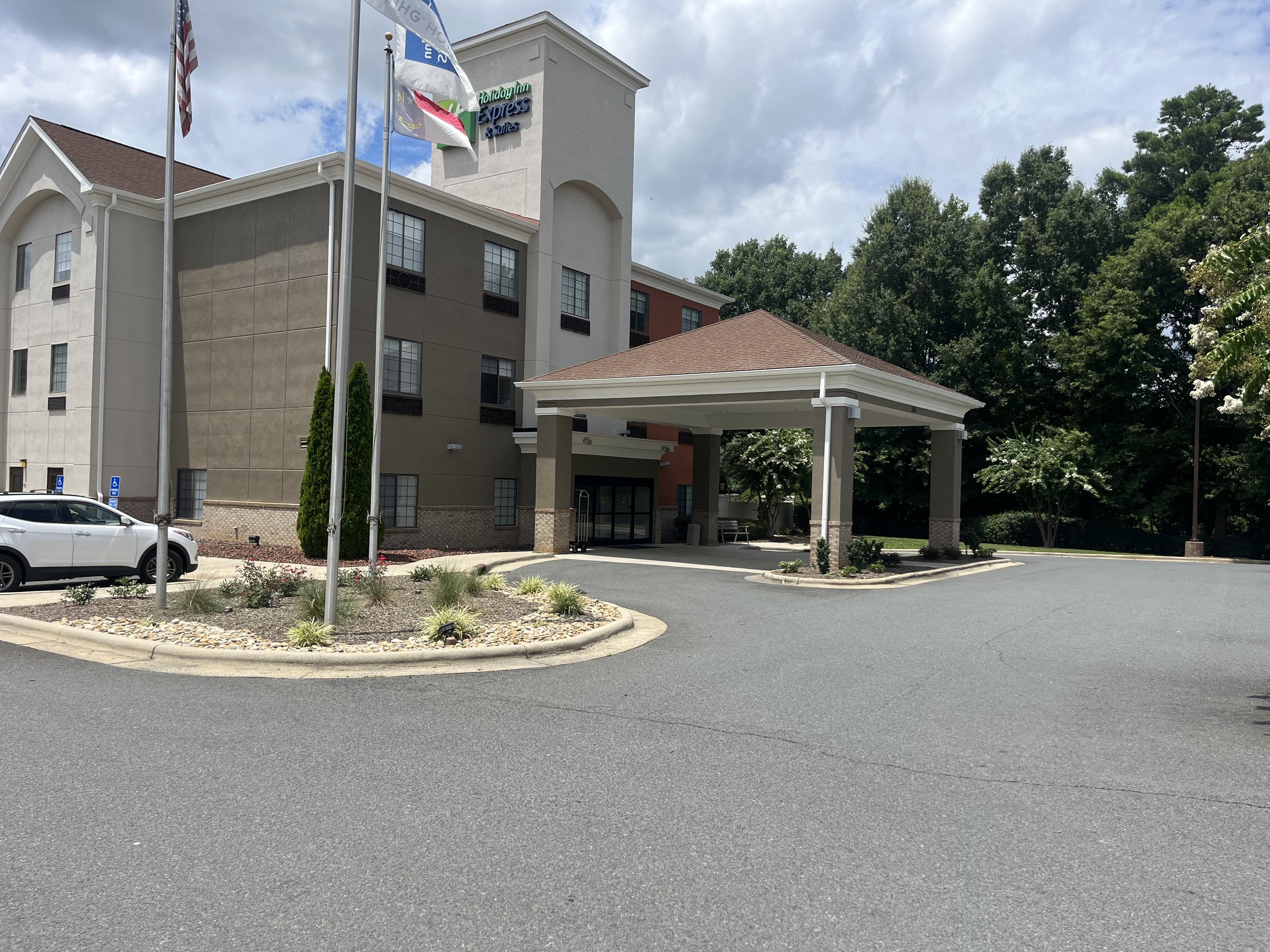 Holiday Inn Express Suites Albemarle 47/51