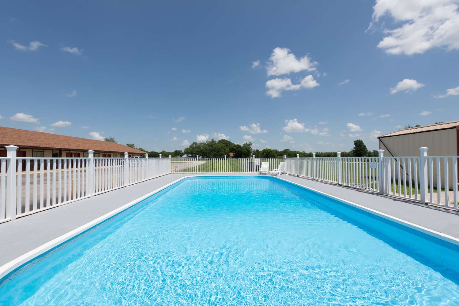 Americas Best Value inn Chanute 20/29