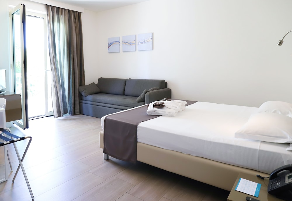 Smeraldo Suites & Spa 12/61