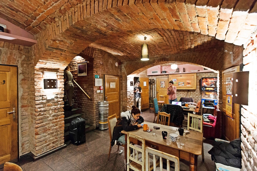 Sir Toby Apos S Hostel 7/70