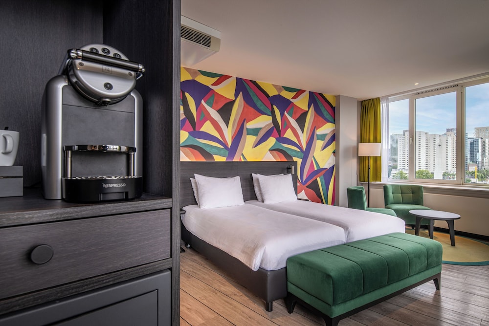 Superior, Double Bed, Balcony 4/7