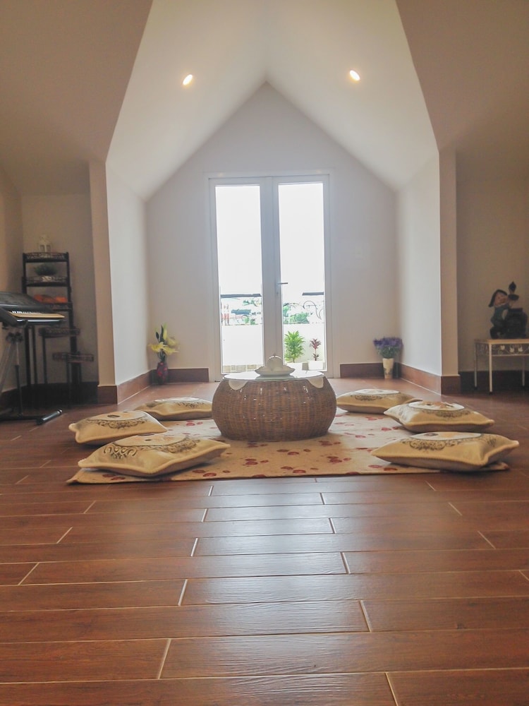 Jolie House 26/50