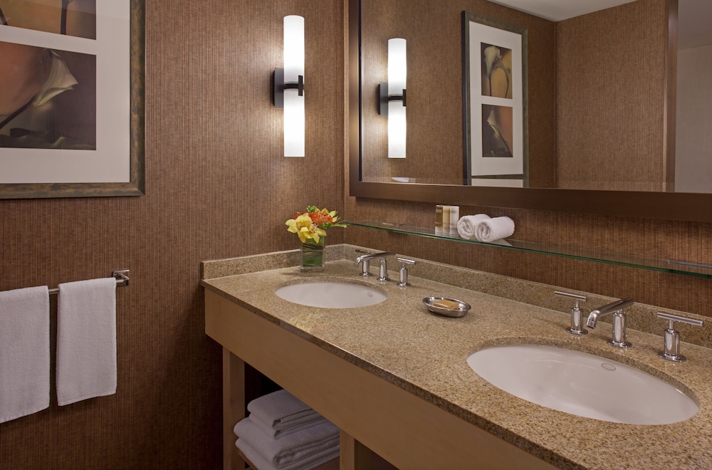 Hyatt Lodge Oak Brook Chicago 56/71