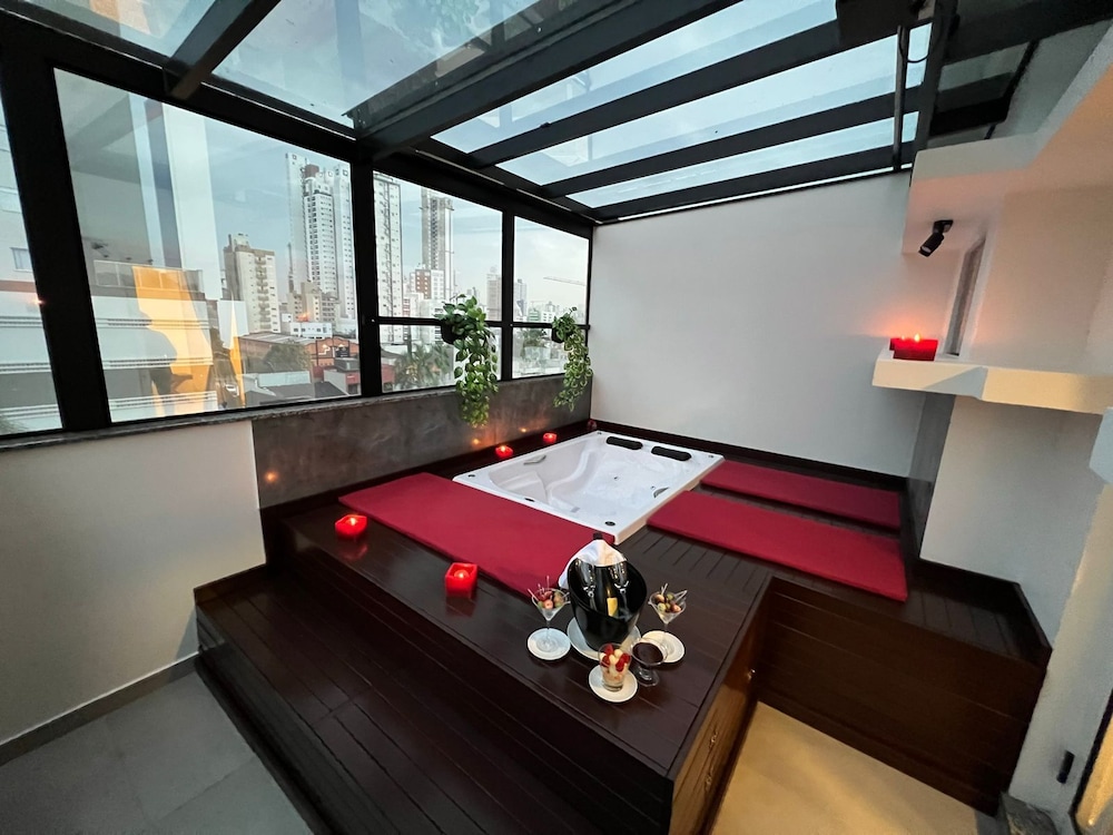 Holiday And Business Hotel 37/50