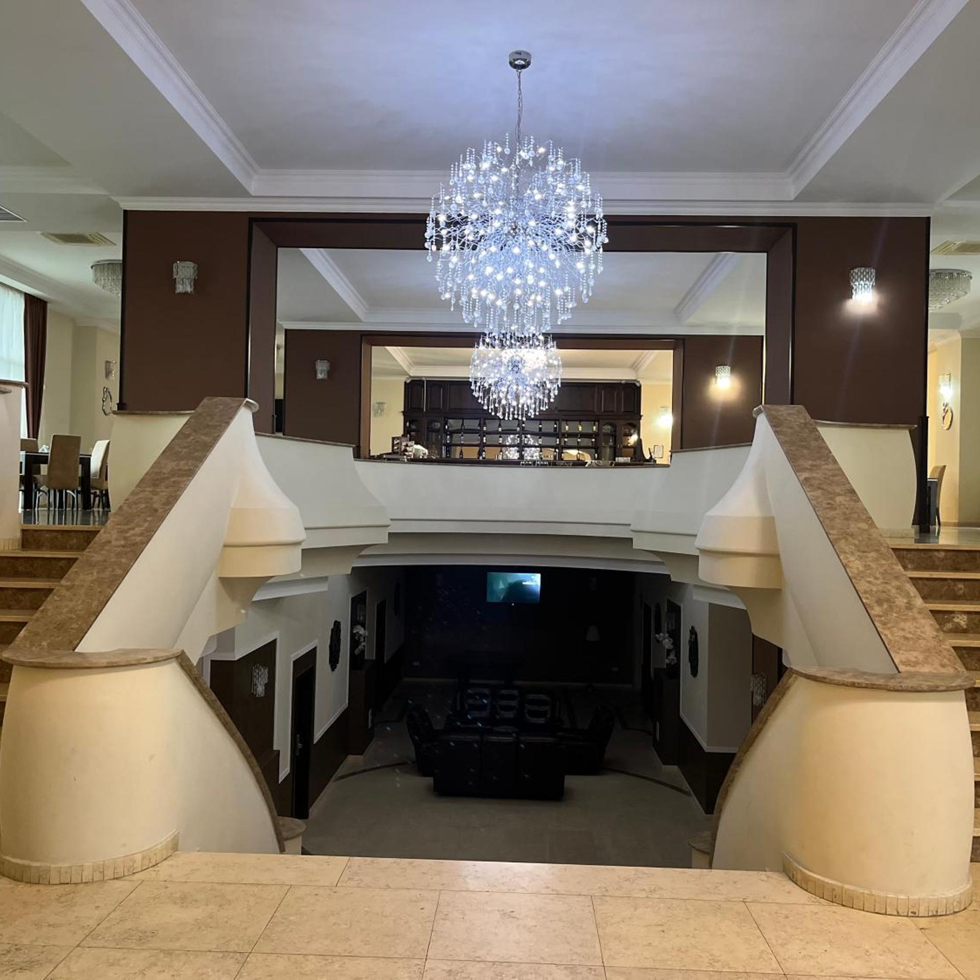 Albert Hotel 37/53
