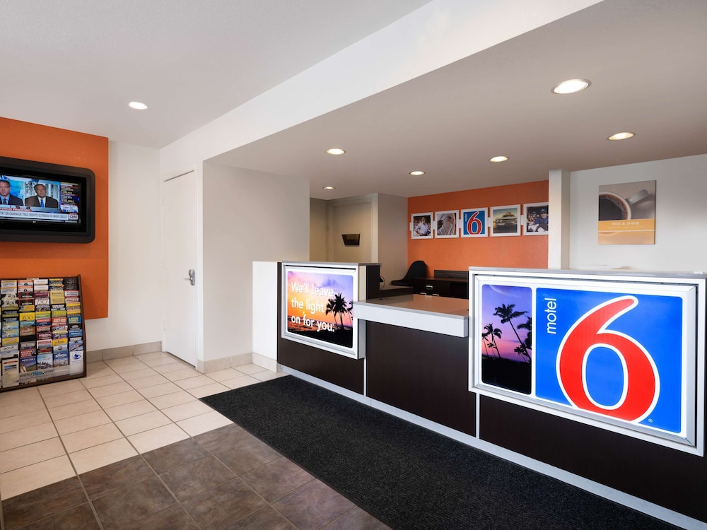 Motel6 Santa Maria, CA - North 10/43