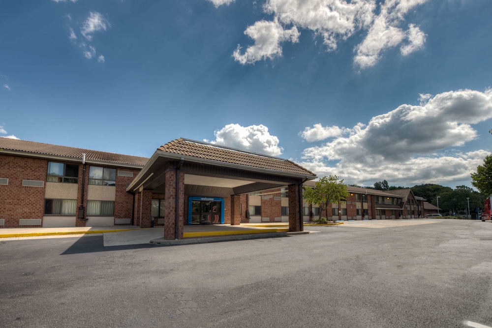 Motel6 Branford, CT - New Haven in BRANFORD - CT
