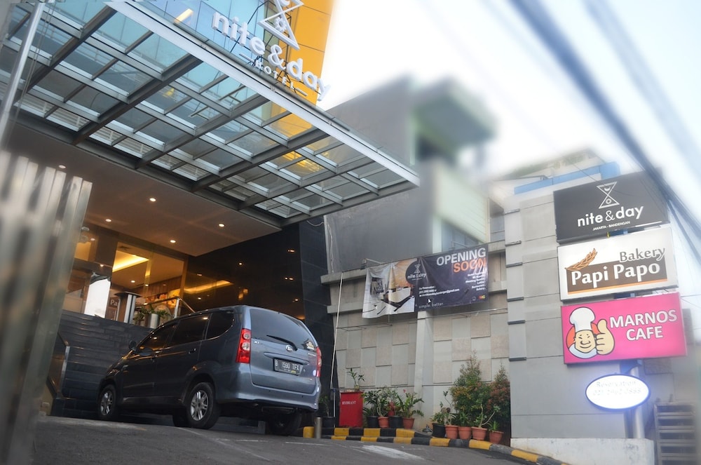 World Hotel Jakarta - Bandengan 49/50