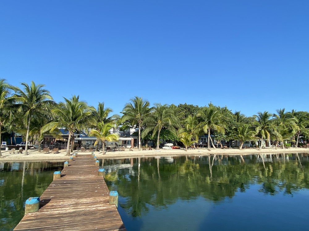 Maya Beach Hotel 4/82
