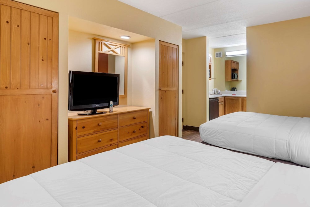 Econo Lodge Pigeon Forge Riverside 19/34
