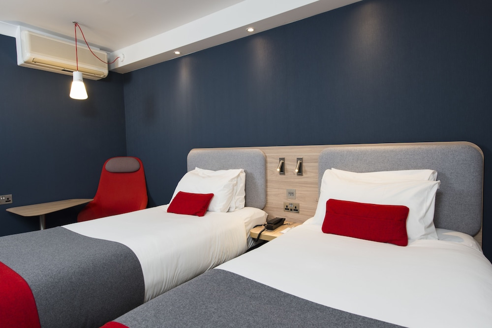 Holiday Inn Express Edinburgh - Leith Waterfront, an IHG Hotel 10/52