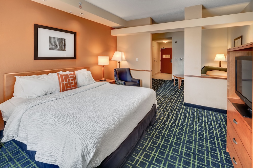 Fairfield Inn and Suites Jacksonville Beach 14/54