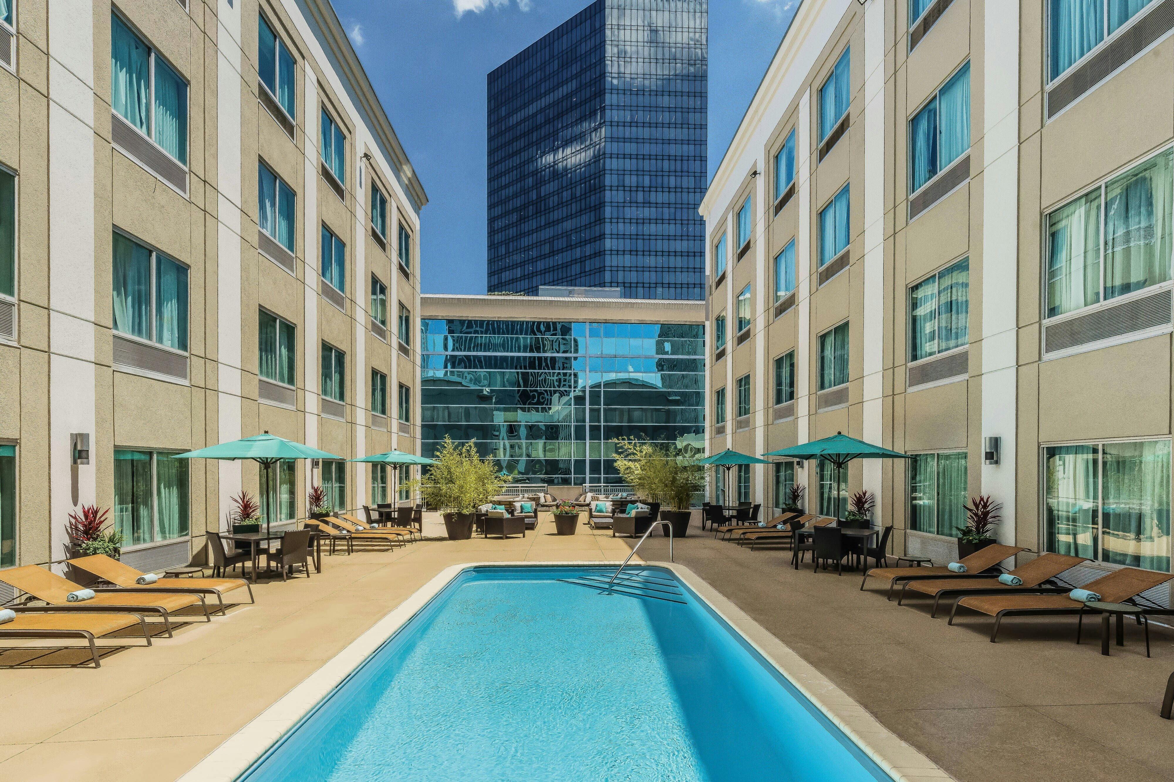 Courtyard Charlotte City Center 19/21