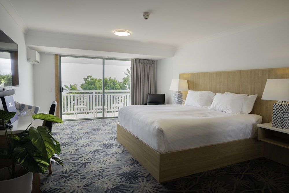 AIRLIE BEACH HOTEL 16/70