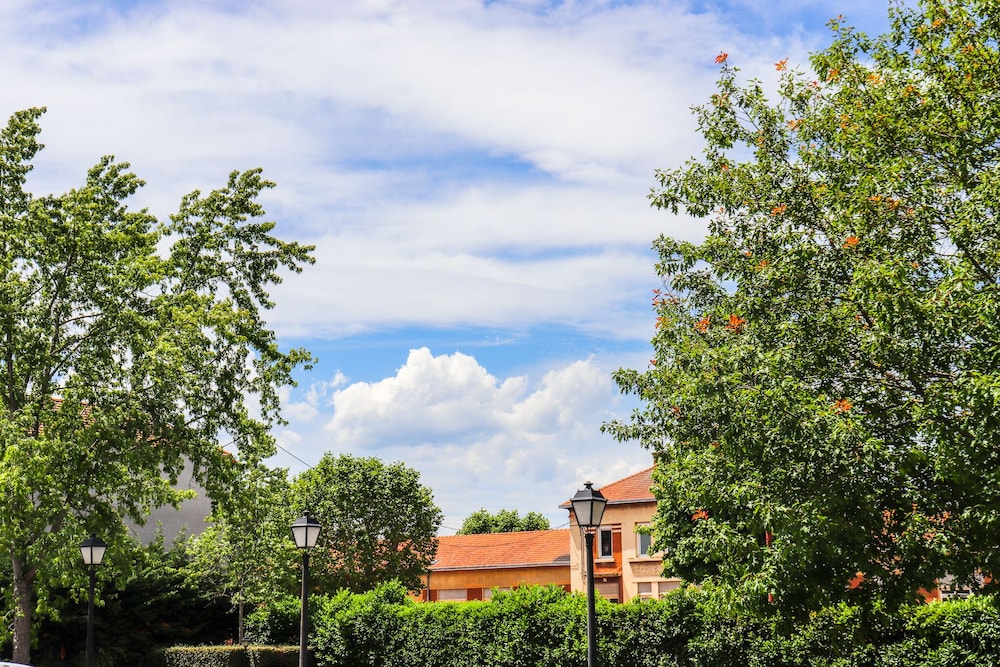 Campanile Roanne 50/54