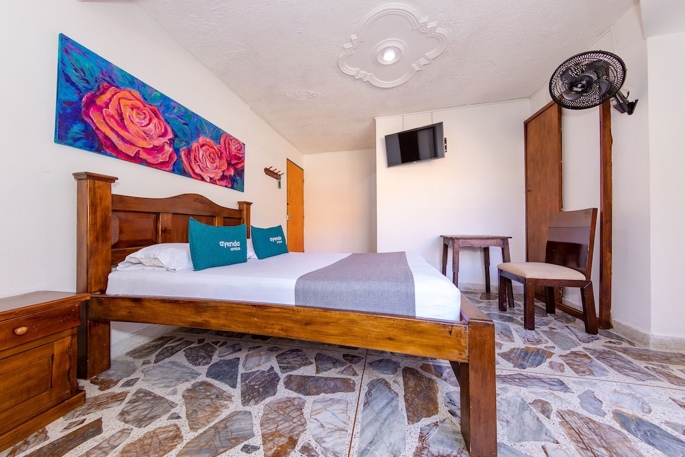 ROOM, DOUBLE BED