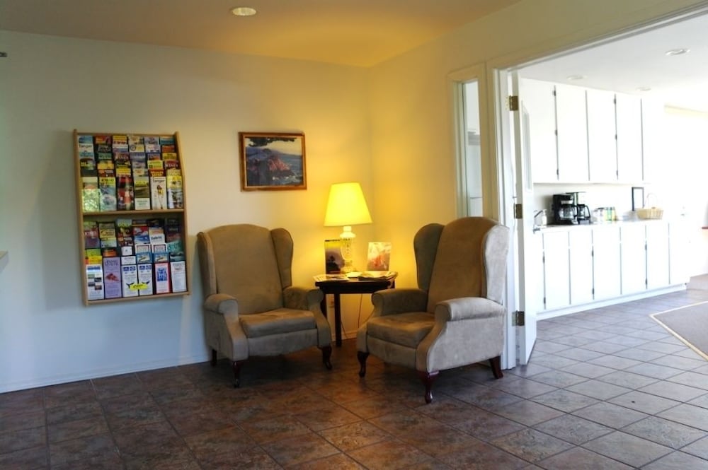 Travelodge By Wyndham Depoe Bay 36/50