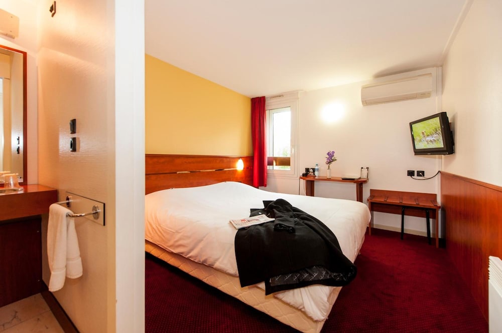 Brit Hotel Agen - L Aquitaine 20/53