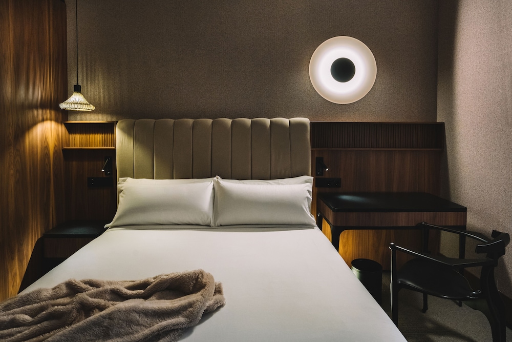 SUPERIOR, DOUBLE BED