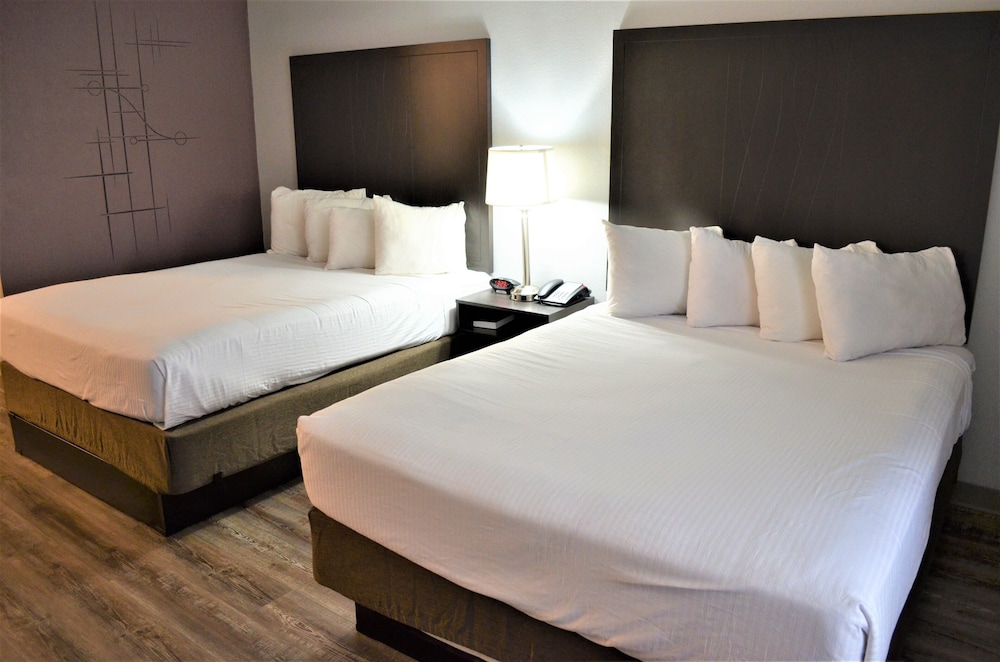 Richland Riverfront Hotel, Ascend Hotel Collection 18/65