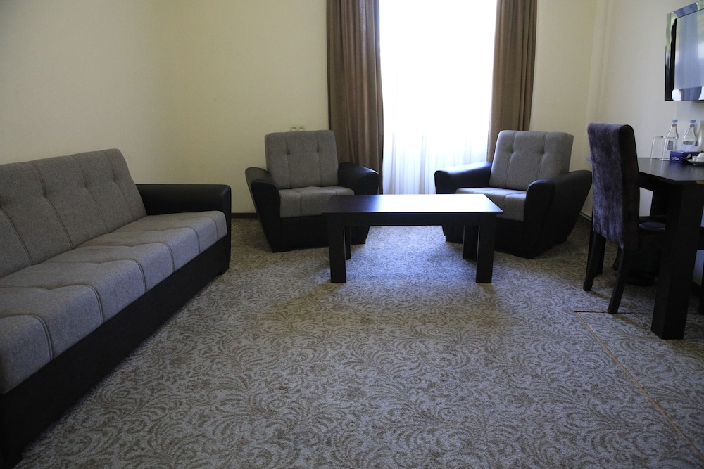 Yerevan Centre Hotel 15/21