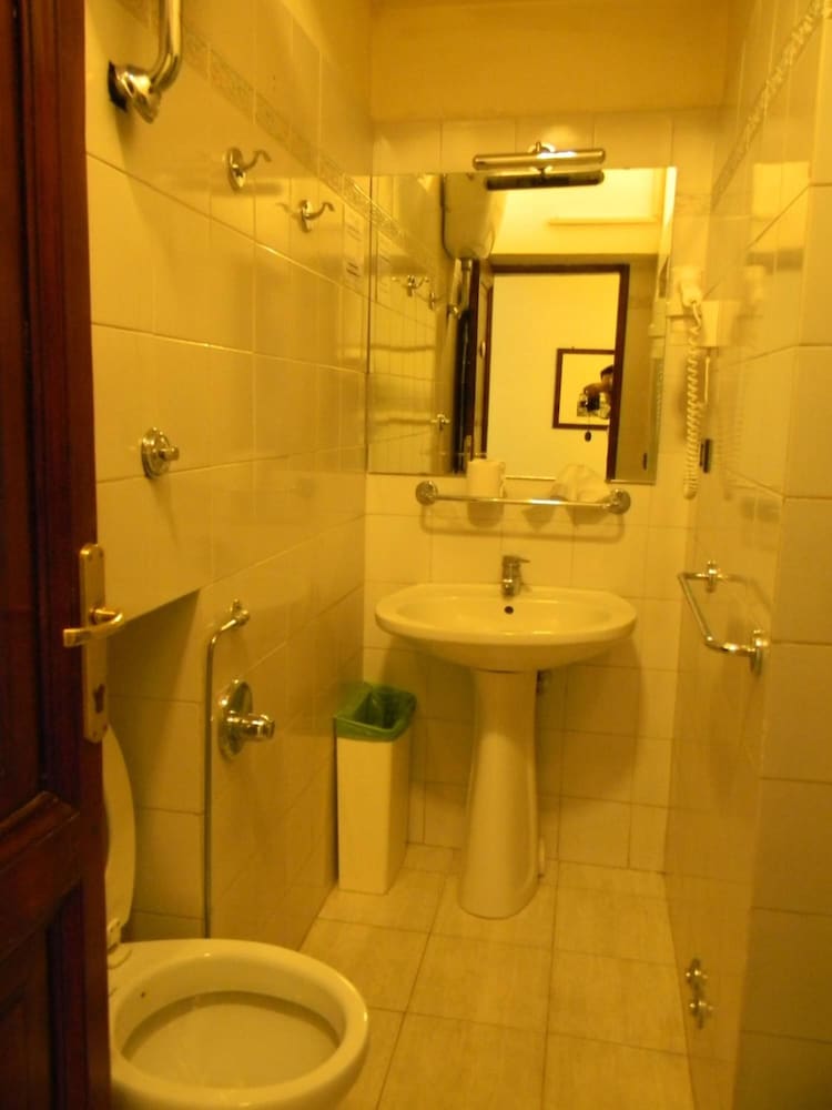 Hotel Primavera 56/64