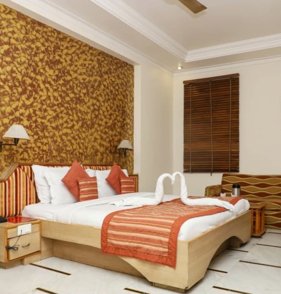 Hotel Singh International 15/35