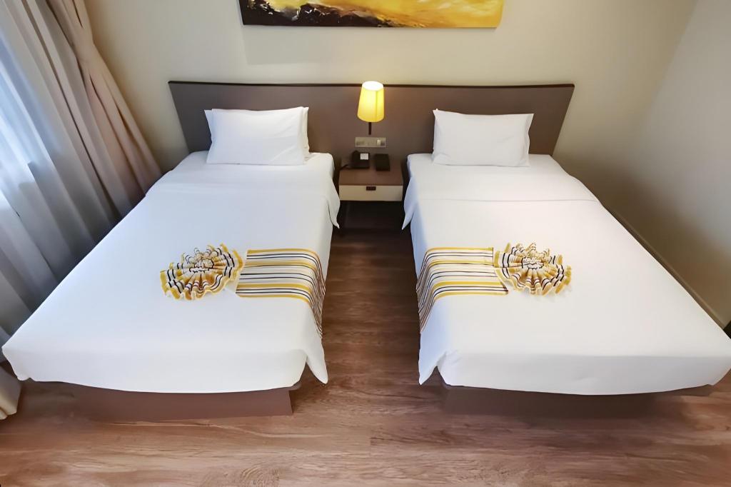 Home Inn Plus (Dali Ancient City South Gate) 30/42