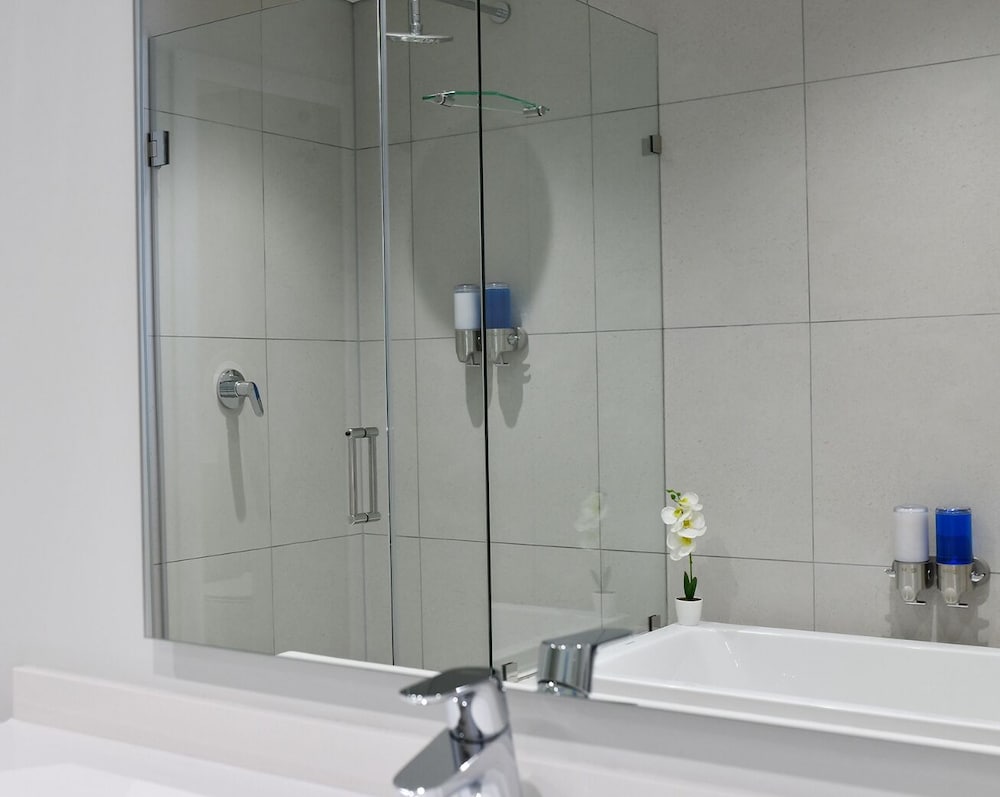 Ellipse Executive Apartment 46/50