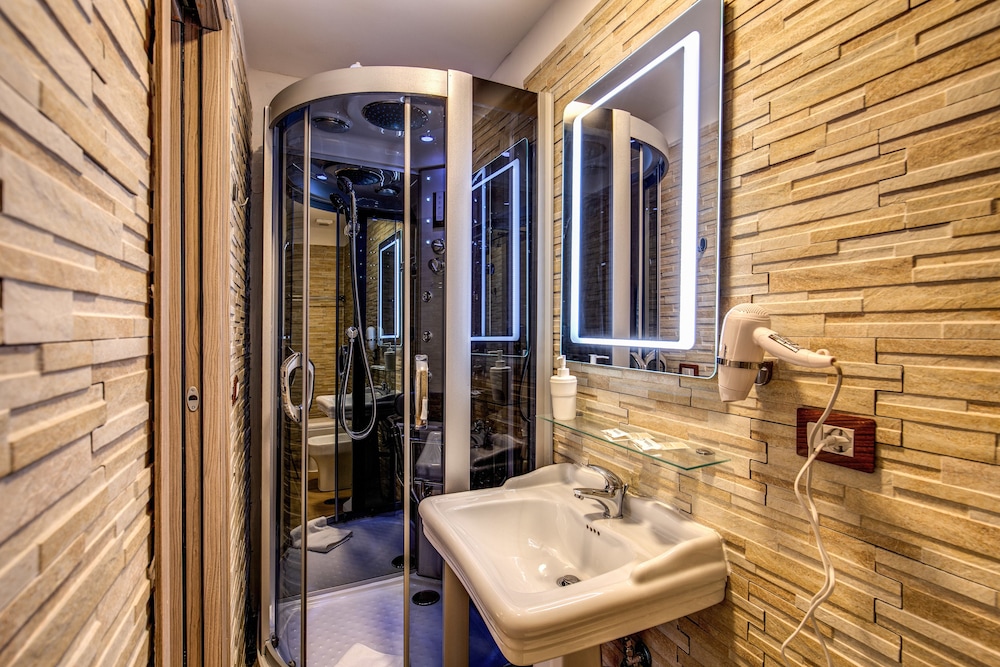 Amici Guesthouse 33/40
