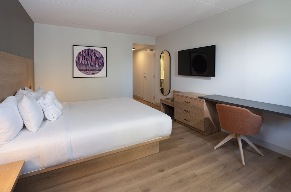 Norwood Hotel 13/49