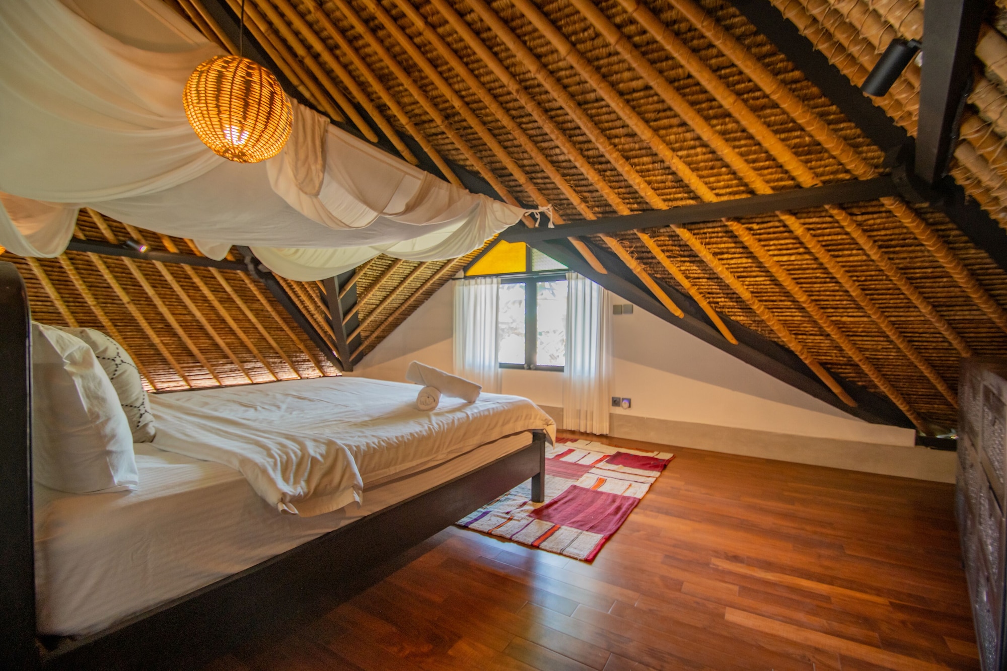 فيلا بسريرين مزدوجين بغرفتي نوم مع أريكة بمسبح خاص، SuB Villas Bali 3/5