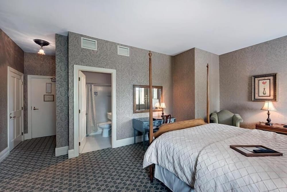 Nicollet Island Inn 9/44