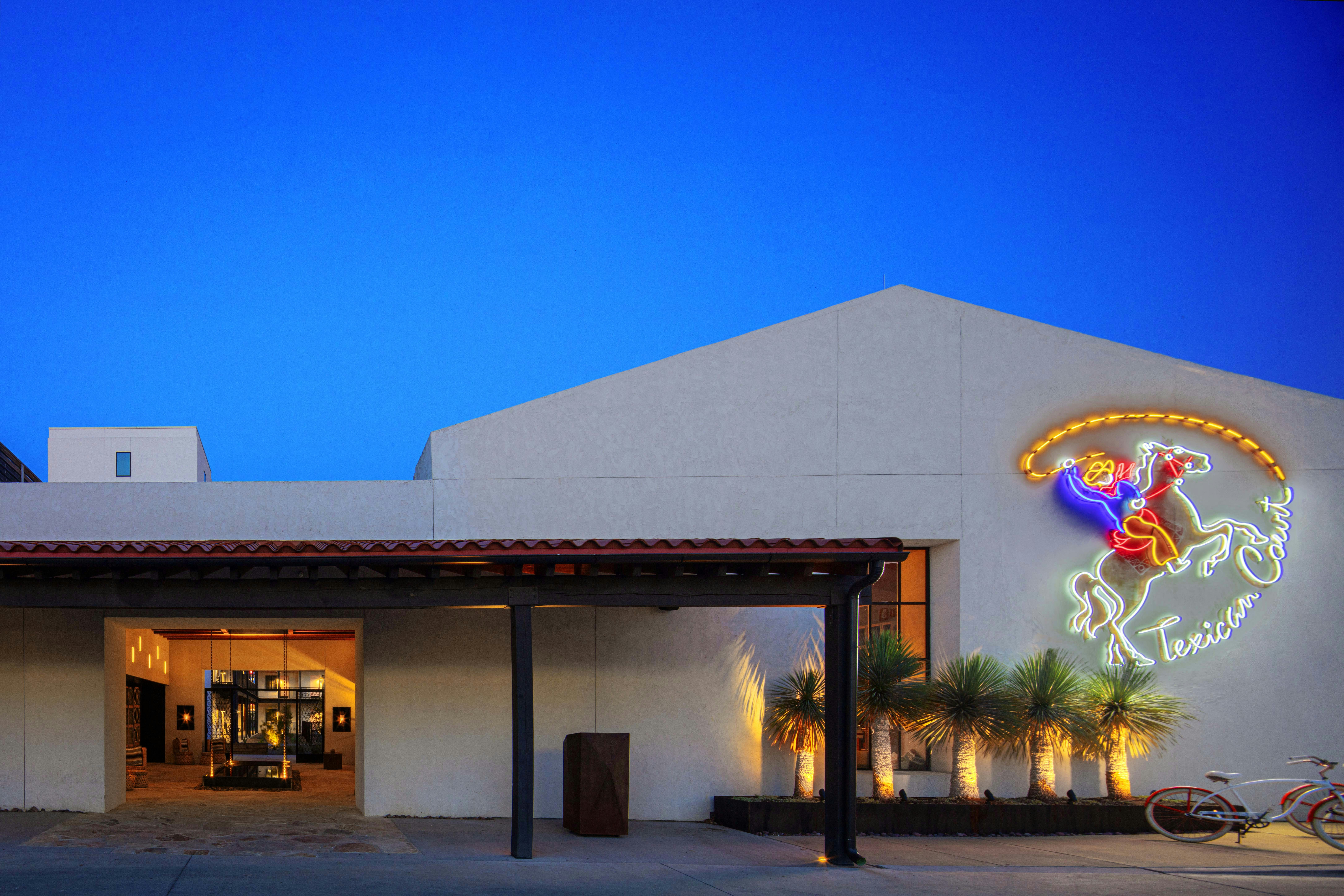 Texican Court By Valencia Hotel Group photo2