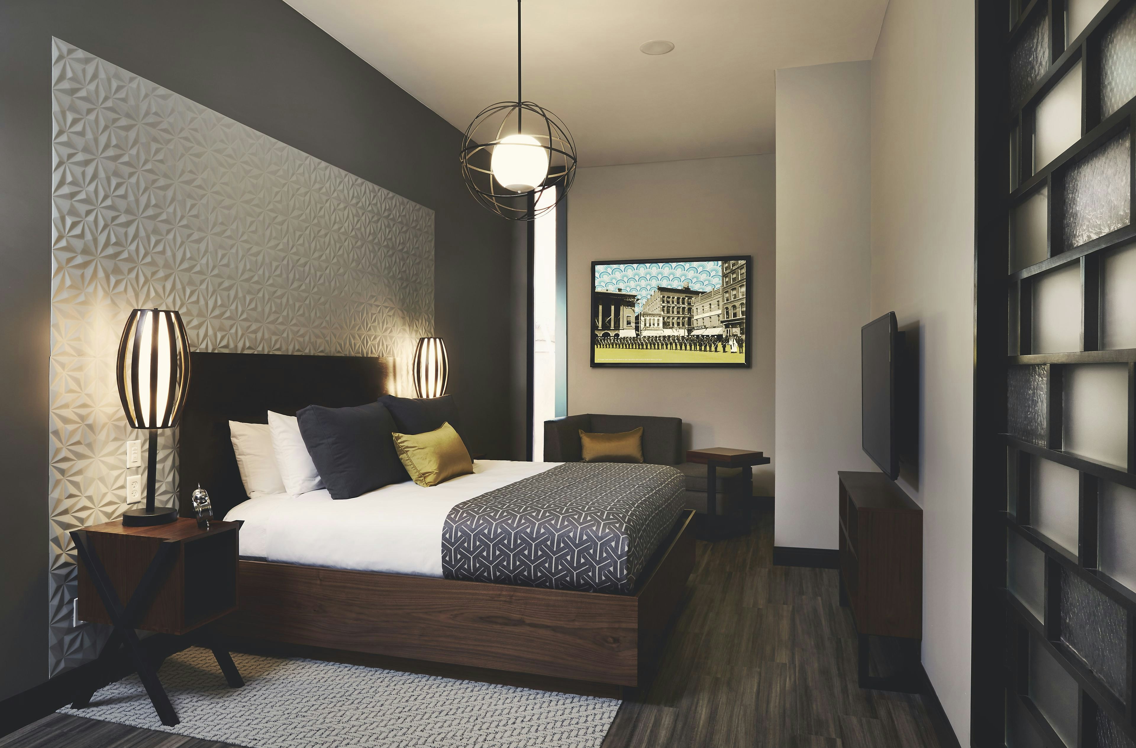 HIDEAWAY, SUITE