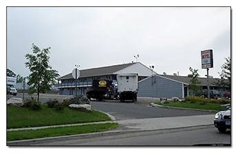 MAYFLOWER MOTEL MILFORD 24/25