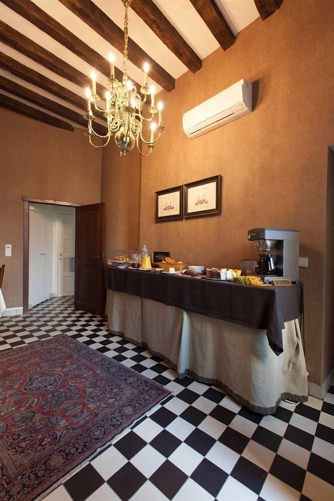 Boterhuis Hotel 11/50