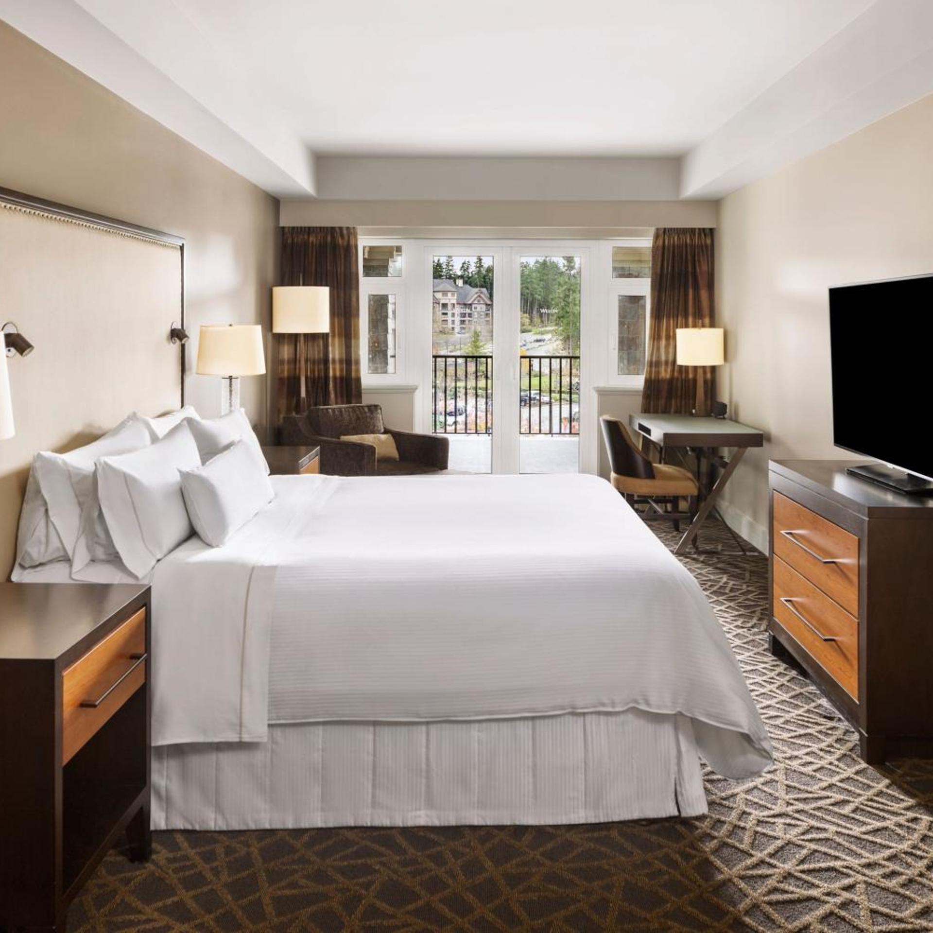 1 Bedroom, Suite, King Bed, Resort View, Balcony