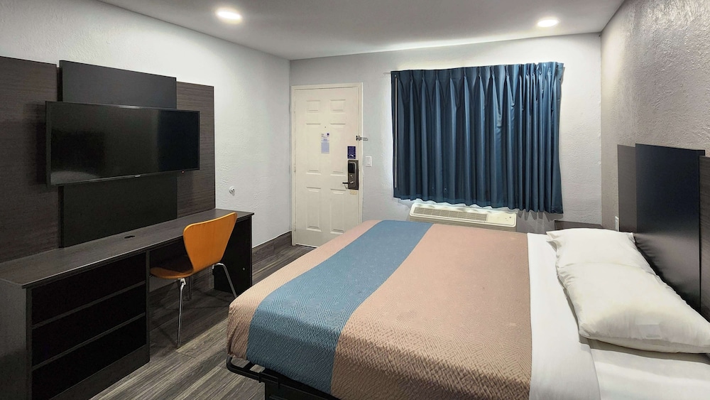 Motel6 Galveston, TX 34/59