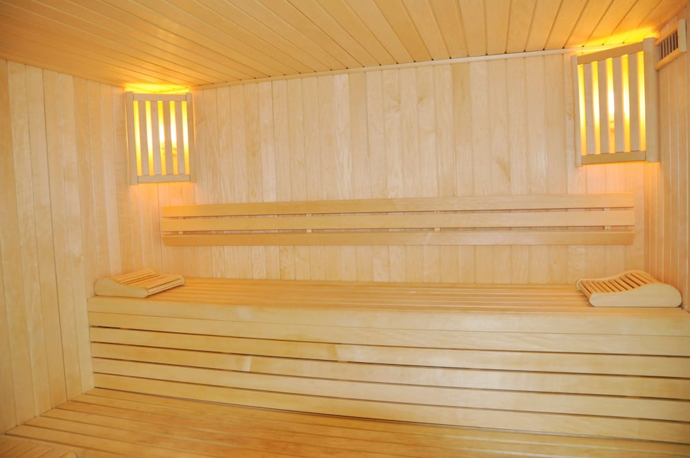 Golden Tulip Pornic 20/50
