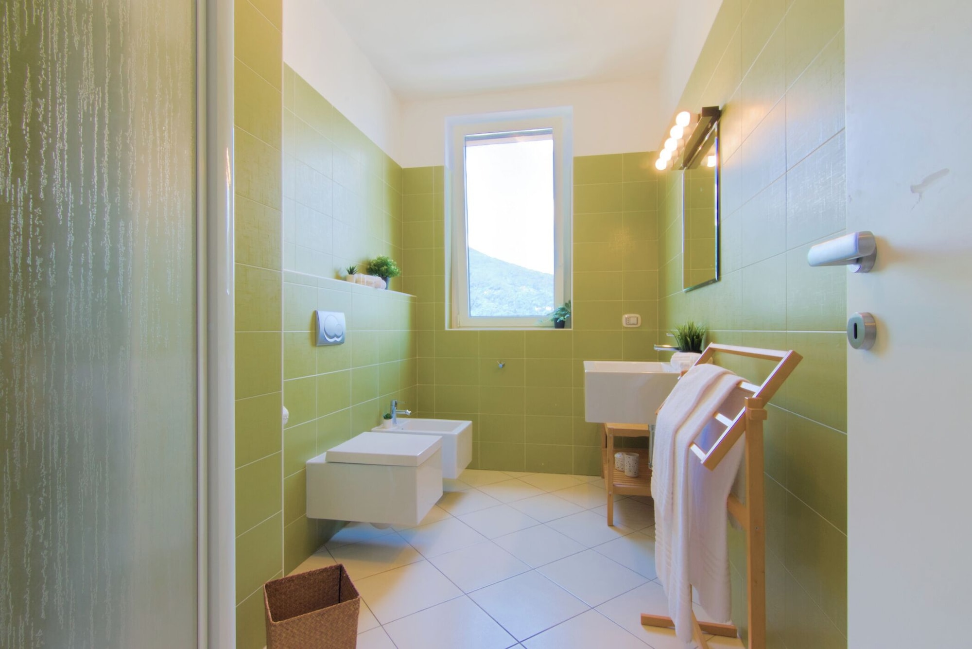 2 Bedrooms, Superior, Apartment, Double and Twin Beds, Lake Side, Lake View، Golfo Gabella 6/8
