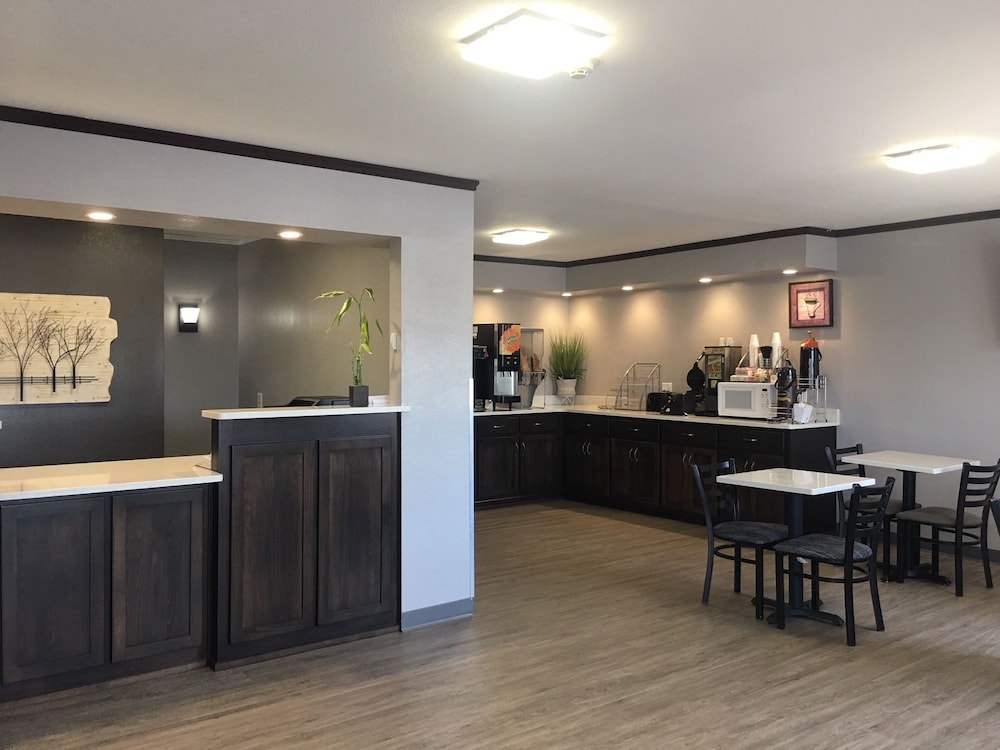 Quality Inn Neosho 8/25